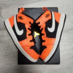 SOLD!!Jordan 1 Black Orange Light Bone